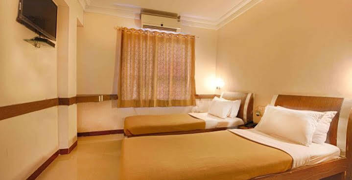 Parth Residency Otel Amhedabad Dış mekan fotoğraf